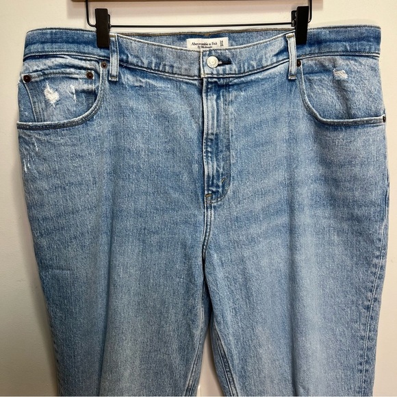 Abercrombie & Fitch The 90s Straight Ultra High Rise Jeans Distressed Size 18 - Picture 4 of 14